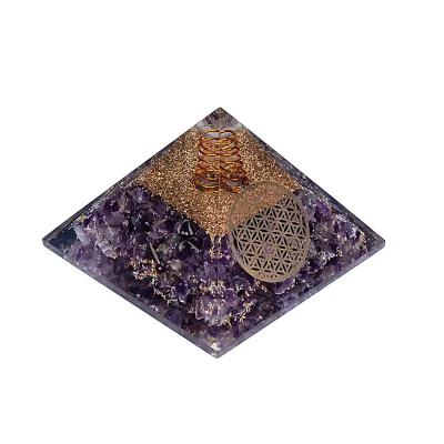 Orgonito piramidė su ametistu ir „Gyvybės gėle“ (±7 × 7 × 6 cm)