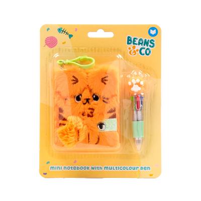 „Beans & Co“ pliušinis katinas, „A7“ mini užrašų knygutė ir įvairiaspalvis rašiklis (4 spalvos)