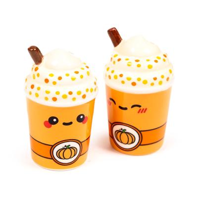 „Hazel“ – „Pumpkin Spiced Latte“ motyvo „Foodiemals“ keramikinis druskos ir pipirų rinkinys