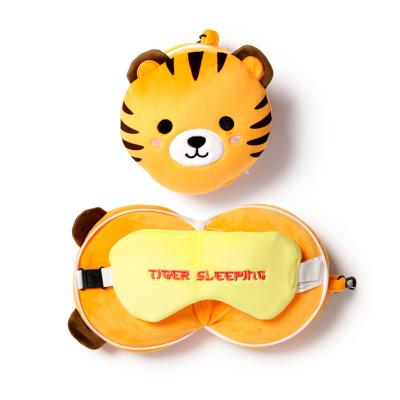 „Relaxeazzz Tiger“ pliušinė kelioninė pagalvė ir akių kaukė