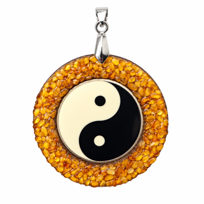 Gintaro pakabukas „Yin Yang“
